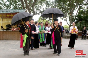 Lễ dâng hương tại Khu du lịch văn hóa tâm linh huyện Quỳnh Nhai
