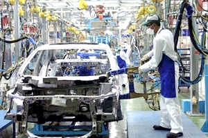 Nhiều khó khăn trong phát triển ngành công nghiệp ô-tô
