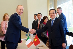 Phó Thủ tướng Chính phủ Trần Lưu Quang tiếp xúc song phương tại Geneva
