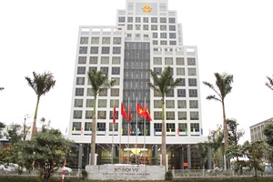 Khuyến khích cán bộ dôi dư nghỉ việc
