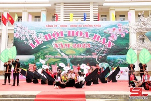 Tưng bừng Lễ hội hoa ban xã Chiềng Khoa