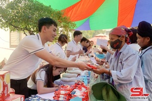 Phiên chợ 0 đồng cho bệnh nhân khó khăn