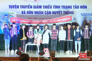 Trên 2.000 học sinh được tuyên truyền về giảm thiểu tảo hôn và hôn nhân cận huyết thống
