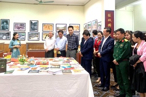 Ninh Bình trưng bày hơn 400 tài liệu, hiện vật về Nhà nước Đại Cồ Việt
