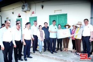 Đoàn đại biểu Quốc hội tỉnh tiếp xúc cử tri huyện Phù Yên
