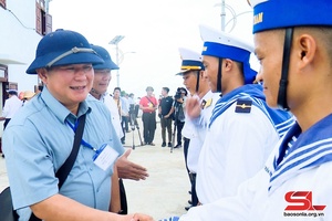 Đoàn công tác tỉnh Sơn La hoàn thành chuyến thăm, tặng quà, làm việc tại Trường Sa