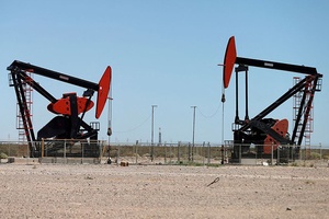 Kỳ vọng giá xăng dầu ổn định trong quý III
