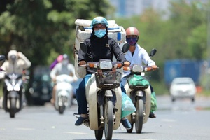 Bắc Bộ ngày nắng nóng, chiều tối và đêm có mưa dông
