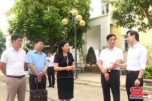 Đồng chí Chủ tịch UBND tỉnh kiểm tra công tác thi THPT tại trường THPT Chuyên Sơn La