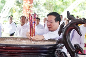 Chủ tịch nước Võ Văn Thưởng thành kính dâng hương tưởng niệm các Anh hùng liệt sĩ
