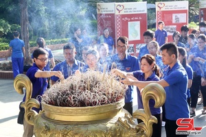 Giáo dục truyền thống "Uống nước nhớ nguồn" cho đoàn viên
