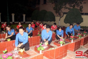 Thành đoàn Sơn La thắp nến tri ân các Anh hùng liệt sĩ