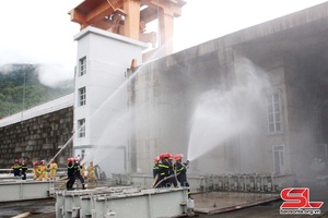 Thực tập phương án chữa cháy và cứu nạn, cứu hộ tại Nhà máy Thủy điện Sơn La