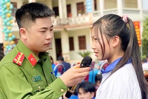 Tránh bẫy của tội phạm mua bán người
