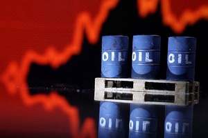 Giá dầu thô thế giới sụt giảm do ảnh hưởng từ kinh tế Trung Quốc
