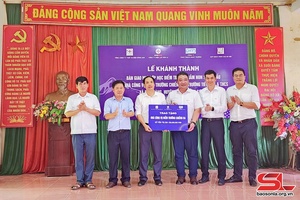 Khánh thành, bàn giao nhà lớp học và nhà công vụ giáo viên tại xã Suối Bàng