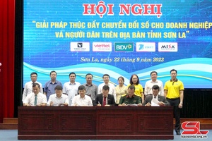 Thúc đẩy chuyển đổi số cho doanh nghiệp và người dân