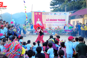 Trung thu yêu thương ở vùng cao Huổi Ngùa
