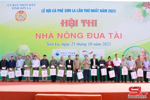 Khai mạc Hội thi Nhà nông đua tài