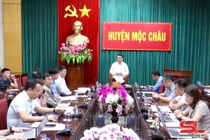 Đồng chí Phó Chủ tịch UBND tỉnh làm việc với UBND huyện Mộc Châu