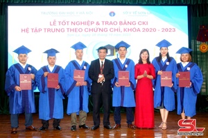 Trao bằng tốt nghiệp chuyên khoa cấp I cho 61 bác sĩ tỉnh Sơn La