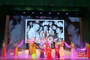 Chương trình nghệ thuật “Vinh quang người giáo viên Việt Nam"