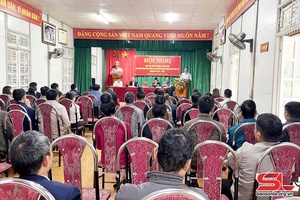 Tổ đại biểu HĐND tỉnh và Thành phố tiếp xúc cử tri trước Kỳ họp thứ 8 tại xã Chiềng Cọ