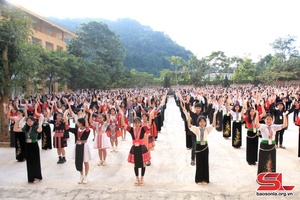 Giữ gìn truyền thống, bản sắc văn hóa trong trường học
