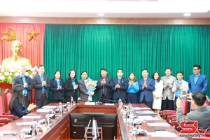 Thường trực Tỉnh ủy gặp mặt Đoàn đại biểu dự Đại hội đại biểu toàn quốc Công đoàn Việt Nam 