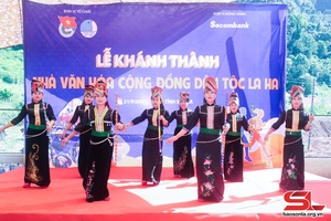 Giữ gìn bản sắc văn hóa dân tộc La Ha