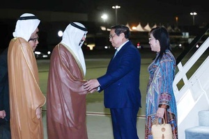 Thủ tướng Phạm Minh Chính và Phu nhân tới UAE bắt đầu tham dự Hội nghị Thượng đỉnh Hành động khí hậu thế giới tại COP28
