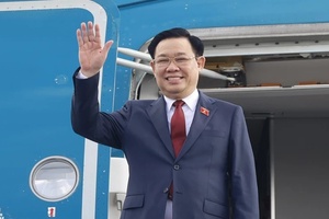 Chủ tịch Quốc hội Vương Đình Huệ lên đường dự Hội nghị Cấp cao Quốc hội ba nước Campuchia-Lào-Việt Nam
