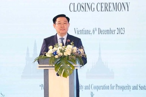 Truyền thông Lào đưa tin đậm nét về chuyến thăm của Chủ tịch Quốc hội Vương Đình Huệ
