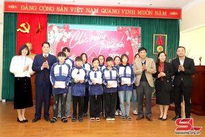 Đồng chí Chủ tịch Ủy ban MTTQ Việt Nam tỉnh thăm, chúc Tết các đơn vị