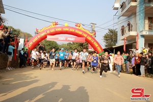 Sôi động Ngày chạy Olympic vì sức khỏe toàn dân năm 2024 Thành phố Sơn La