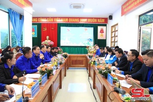 'Đoàn thanh niên Nhân dân Cách mạng tỉnh Luông Pha Bang làm việc với Tỉnh đoàn Sơn La