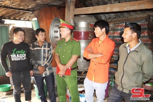 Thuận Châu tích cực vận động nhân dân giao nộp vũ khí, vật liệu nổ