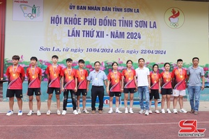 Trao giải môn thi đấu kéo co tại Hội khỏe Phù Đổng tỉnh lần thứ XII