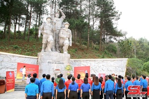 Dâng hương tưởng nhớ Anh hùng liệt sĩ, Thanh niên xung phong tại Ngã ba Cò Nòi