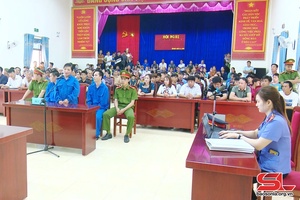 Xét xử lưu động 3 vụ án ma túy tại xã Tân Hợp, huyện Mộc Châu