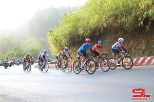 Cuộc đua xe đạp “Về Điện Biên Phủ - 2024, Cúp Báo Quân đội nhân dân”:
Tranh tài chặng 4 từ thành phố Sơn La đến thành phố Điện Biên Phủ
