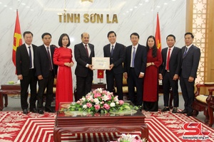 Đại sứ đặc mệnh toàn quyền Cộng hoà Ấn Độ tại Việt Nam chào xã giao lãnh đạo tỉnh Sơn La