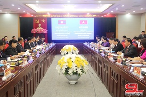 Hội đàm trao đổi công tác giữa HĐND tỉnh Sơn La với HĐND các tỉnh nước CHDCND Lào