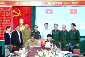 Hội đàm giữa Hội CCB tỉnh Sơn La và Hiệp hội CCB tỉnh Phông Sa Lỳ