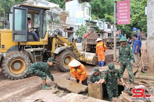 Thành phố tháo dỡ công trình ngăn cản dòng chảy thoát lũ