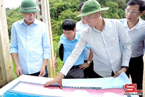 Đồng chí Phó Chủ tịch UBND tỉnh kiểm tra, xử lý ngập úng, sạt lở đất tại Thành phố