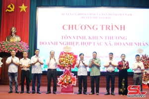 'Gặp mặt doanh nghiệp, hợp tác xã nhân Ngày Doanh nhân Việt Nam