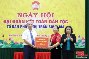 Đồng chí Phó Chủ tịch Thường trực UBND tỉnh dự Ngày hội Đại đoàn kết toàn dân tộc tại huyện Sông Mã
