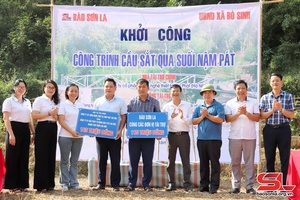 'Khởi công công trình cầu sắt qua suối Nậm Pát