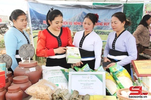 'Hội chợ xúc tiến tiêu thụ sản phẩm và quảng bá du lịch, văn hóa đồng bào dân tộc thiểu số và miền núi huyện Phù Yên